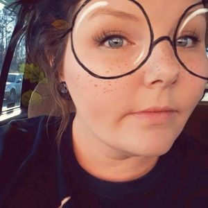 Meet your Posher, Leanne